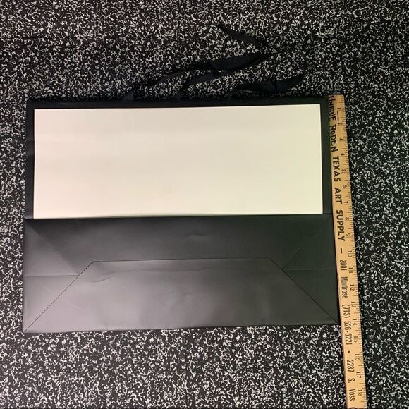 Medium Gucci Gift Bag  - Picture 3 of 6